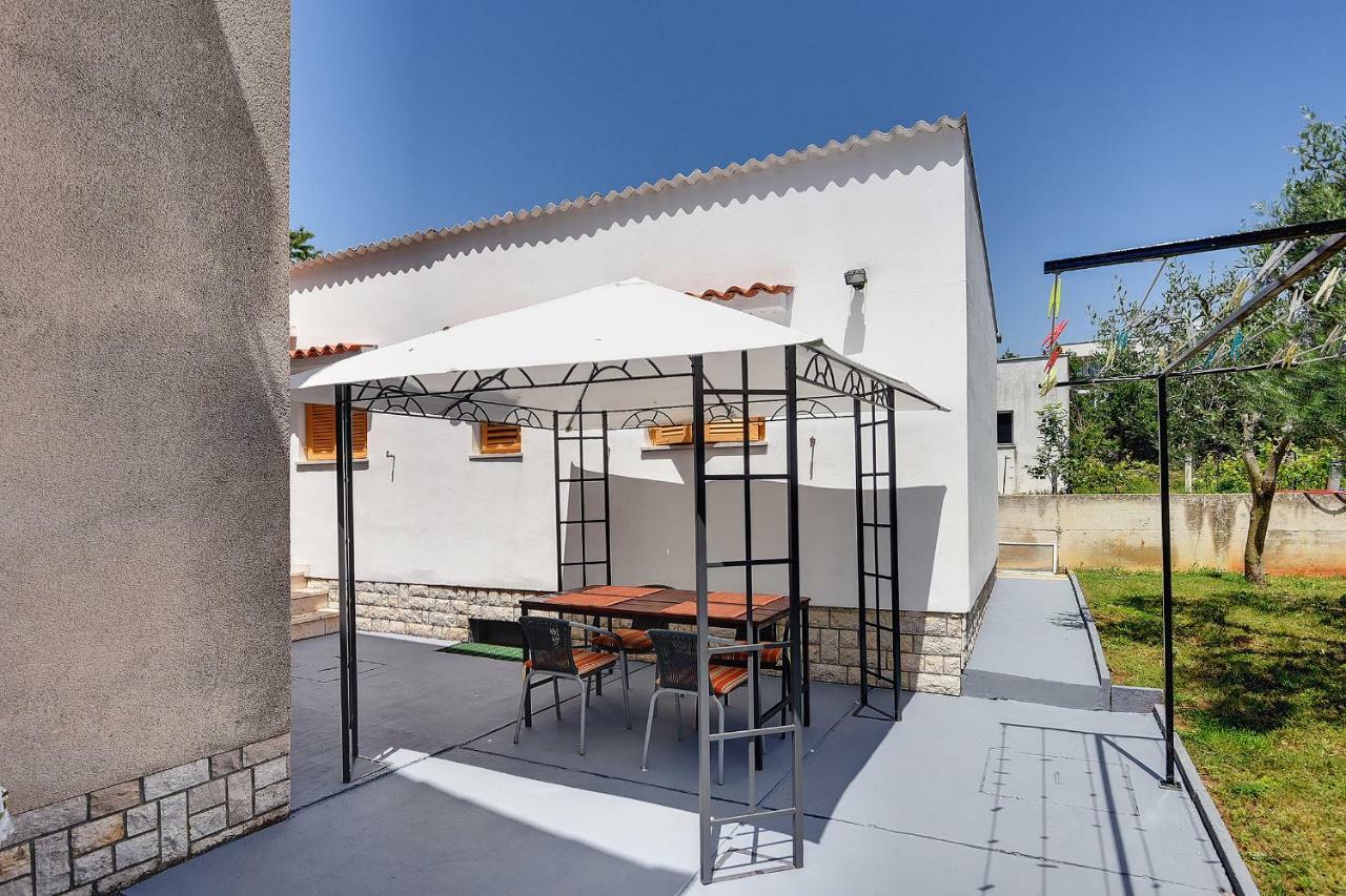 מדולין Holiday Home Mihael מראה חיצוני תמונה